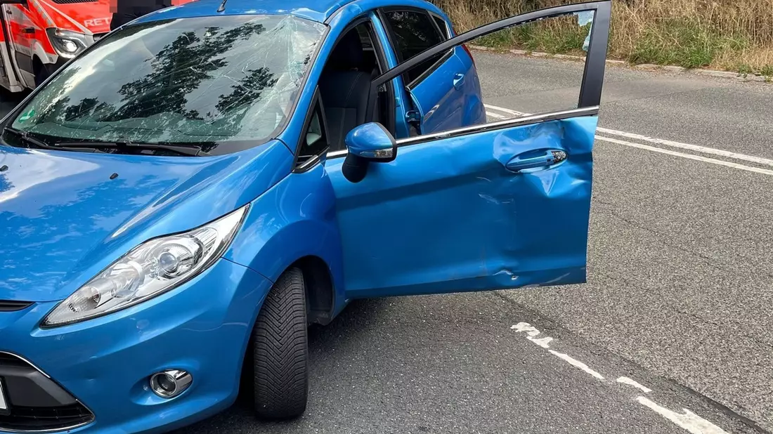POL-RBK: Overath - Zwei Verletzte bei Verkehrsunfall zwischen Pkw und Pedelec - Bild: presseportal.de