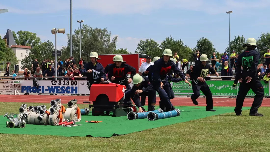 Leidenschaft für Feuerwehrwettbewerbe in Böblingen / Deutsche Feuerwehr-Meisterschaften vom 10. bis 13. Juli: Löschangriff und Staffellauf - Bild: presseportal.de