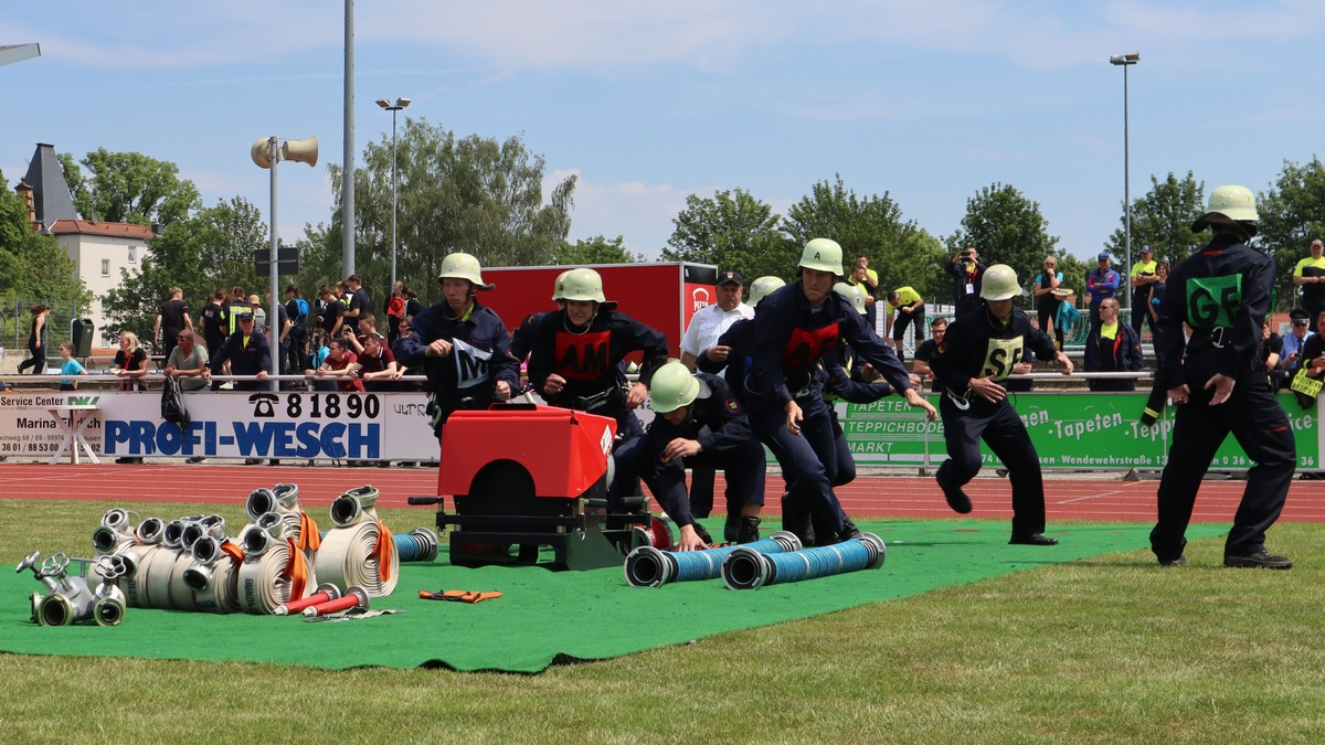 Leidenschaft für Feuerwehrwettbewerbe in Böblingen / Deutsche Feuerwehr-Meisterschaften vom 10. bis 13. Juli: Löschangriff und Staffellauf - Foto: presseportal.de