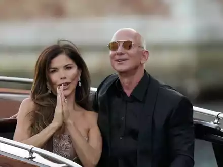 Eines der Kleider von Lauren Sánchez Bezos ist verschwunden. (Foto: Archiv) - Foto: Luca Bruno/AP/dpa