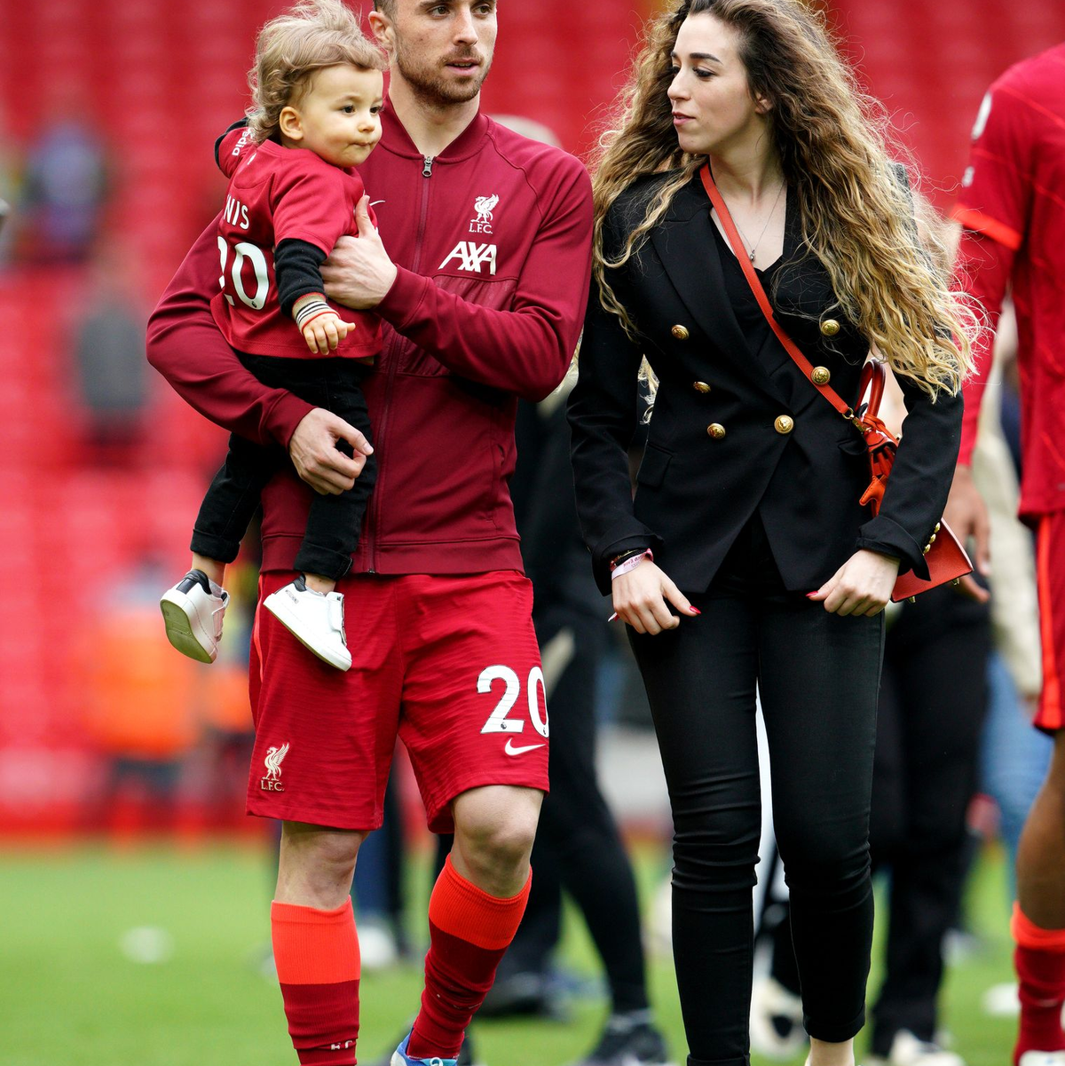 Liverpools Diogo Jota mit seiner Frau Rute Cardoso. - Foto: Peter Byrne/PA Wire/dpa