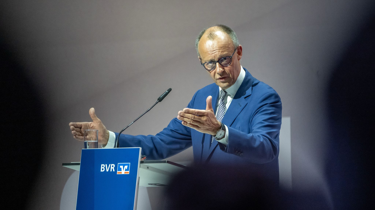 Kanzler Merz lobt die Zusammenarbeit in der Koalition. - Foto: Michael Kappeler/dpa