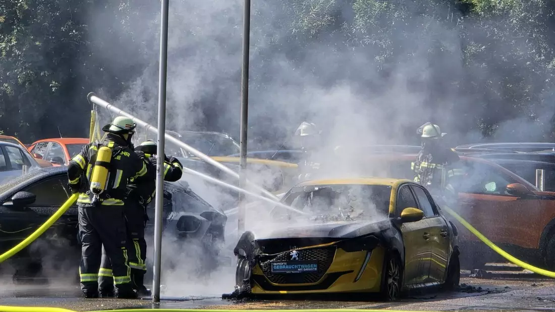 FW-WRN: Brennender PKW alarmiert die Freiwillige Feuerwehr Werne - Bild: presseportal.de