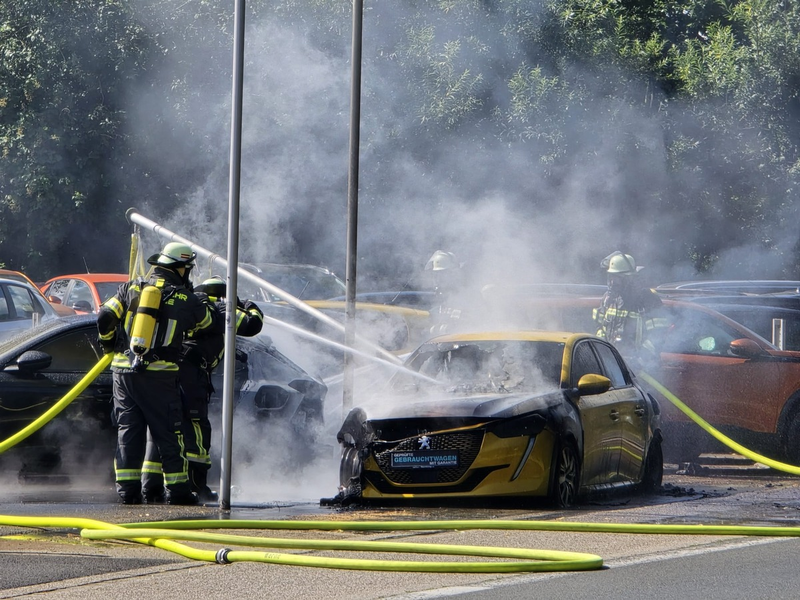 FW-WRN: Brennender PKW alarmiert die Freiwillige Feuerwehr Werne - Foto: presseportal.de