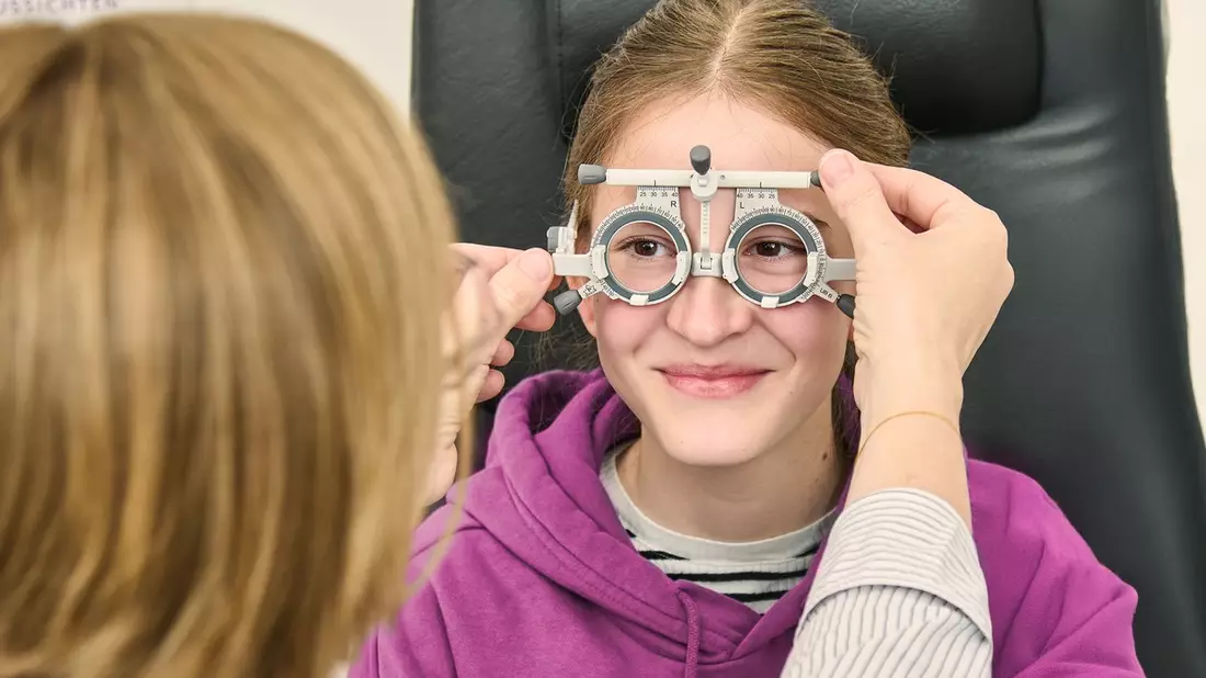 Kinderaugen im Blick / Kontaktlinsen statt Brille für unbeschwerte Sommerferien - Bild: presseportal.de
