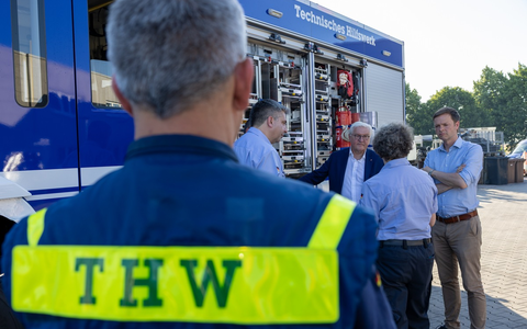 THW LVBEBBST: Bundespräsident Steinmeier besucht das Technische Hilfswerk in Neuruppin - Foto: presseportal.de