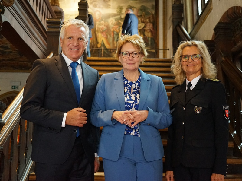POL-LG: Staffelübergabe bei der Polizeidirektion Lüneburg: Kathrin Schuol übernimmt Aufgaben als Polizeipräsidentin - Foto: presseportal.de