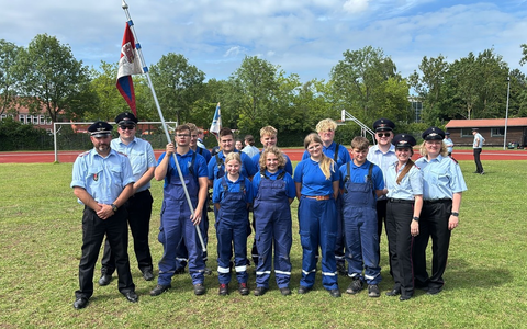 FW-OLL: Jugendfeuerwehr Wildeshausen überzeugt beim Bezirksentscheid in Emden - Foto: presseportal.de FW-OLL: Jugendfeuerwehr Wildeshausen überzeugt beim Bezirksentscheid in Emden - Foto: presseportal.de