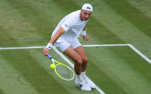 Hat an der Niederlage zu knabbern: Taylor Fritz. - Foto: Kirsty Wigglesworth/AP/dpa