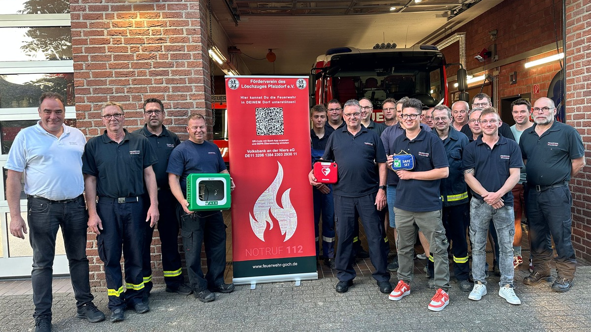 Feuerwehr Goch: AED am Feuerwehr-Gerätehaus Pfalzdorf ist öffentlich zugänglich - Foto: presseportal.de