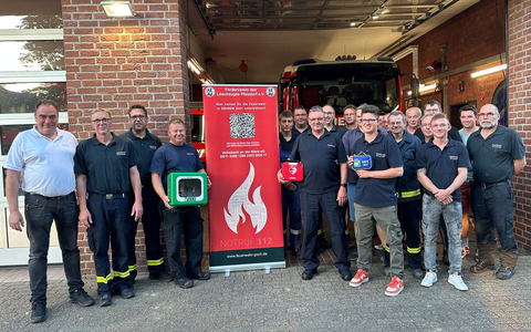 Feuerwehr Goch: AED am Feuerwehr-Gerätehaus Pfalzdorf ist öffentlich zugänglich - Foto: presseportal.de
