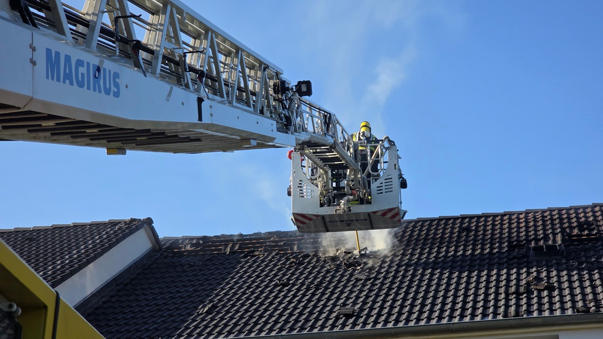 FW Celle: Dachstuhlbrand in Altencelle (Erstmeldung) - Foto: presseportal.de