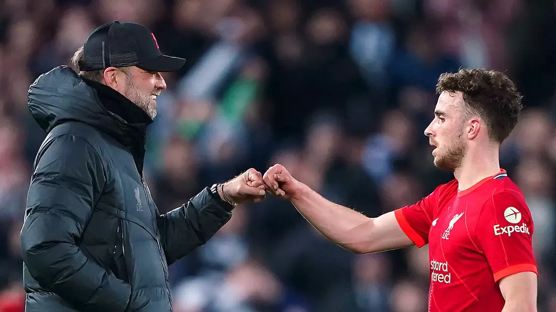 Jürgen Klopp ist zutiefst bestürzt über den Unfalltod seines früheren Schützlings Diogo Jota. - Bild: Peter Byrne/PA Wire/dpa