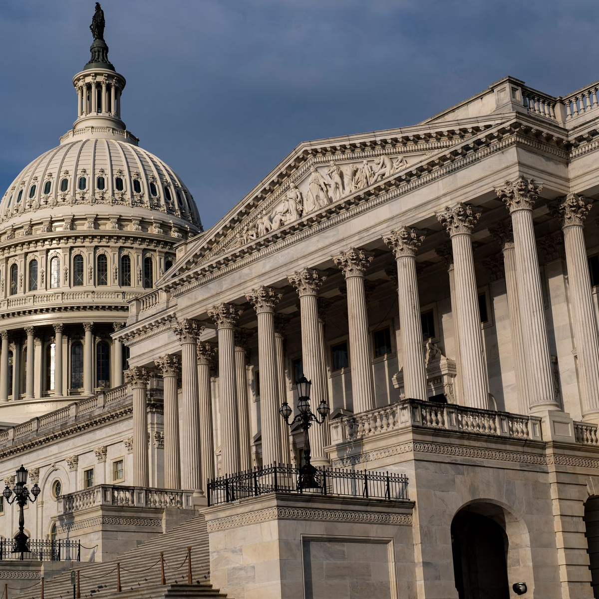 Der US-Konress hat ein von Trump vorangetriebenes, zentrales Steuer- und Ausgabengesetz verabschiedet. (Archivbild) - Foto: J. Scott Applewhite/AP/dpa