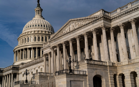 Der US-Konress hat ein von Trump vorangetriebenes, zentrales Steuer- und Ausgabengesetz verabschiedet. (Archivbild) - Foto: J. Scott Applewhite/AP/dpa