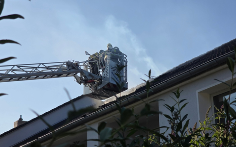 FW Celle: Dachstuhlbrand in Altencelle - Foto: presseportal.de