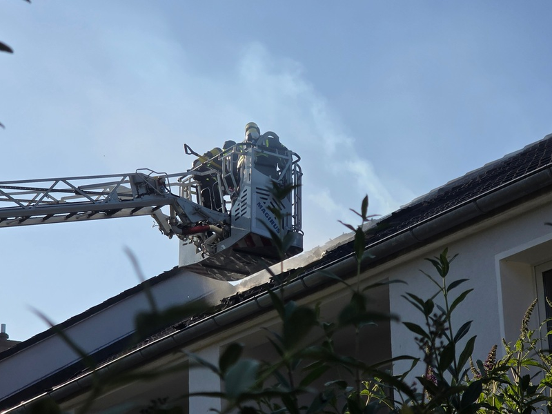 FW Celle: Dachstuhlbrand in Altencelle - Foto: presseportal.de