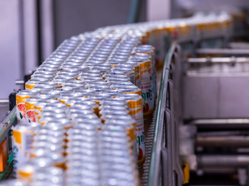 Dosenbier wird wieder häufiger gekauft. (Archivbild) - Foto: Jens Büttner/dpa