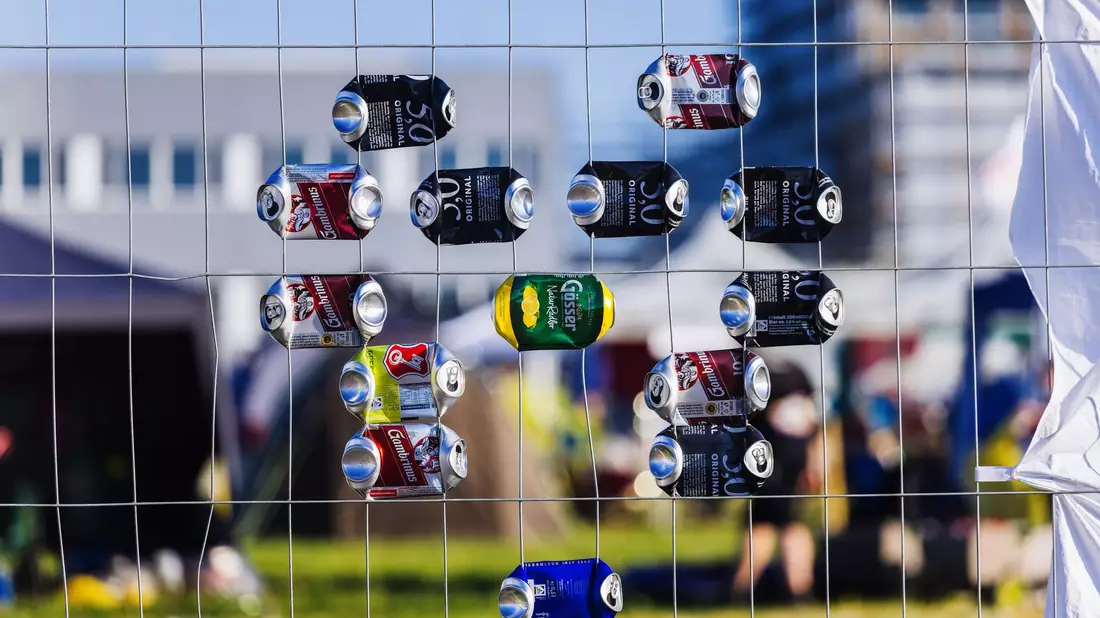 Der Absatz von Dosenbier hat zugenommen. (Archivbild)  - Bild: Philipp von Ditfurth/dpa