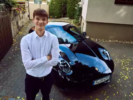 Porsche statt Polo - Fahrschüler gewinnt 160.000 Euro Luxusauto mit Omaze für nur 10 Euro - Foto: presseportal.de