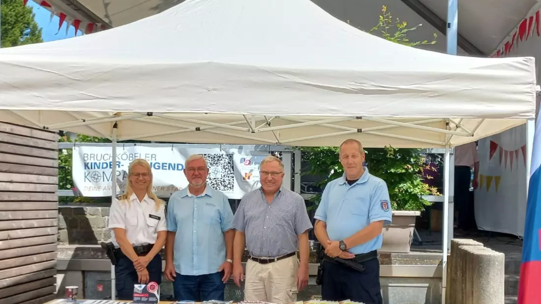 POL-OF: Schutzfrau vor Ort mit Infostand auf Senioren-Sommerfest - Bild: presseportal.de