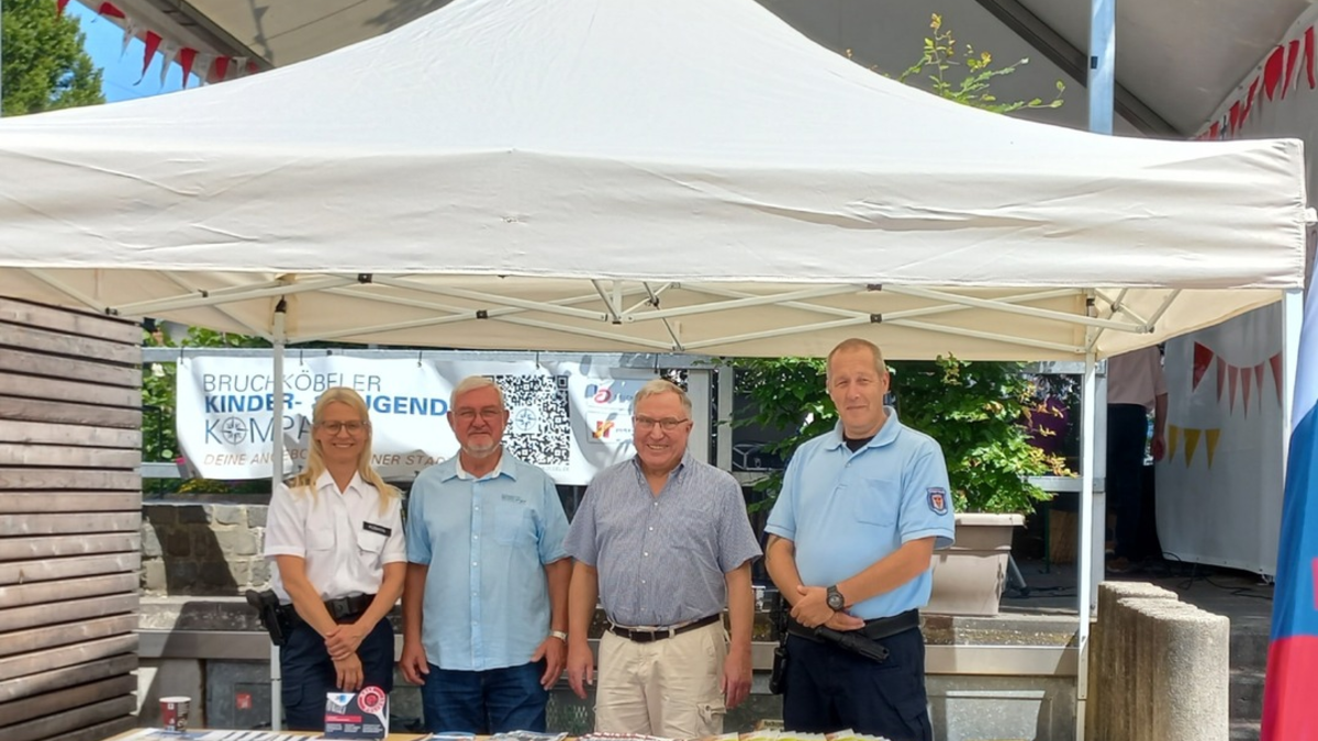 POL-OF: Schutzfrau vor Ort mit Infostand auf Senioren-Sommerfest - Foto: presseportal.de