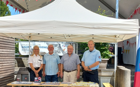 POL-OF: Schutzfrau vor Ort mit Infostand auf Senioren-Sommerfest - Foto: presseportal.de