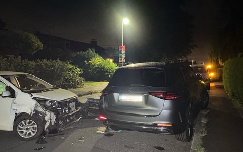POL-RBK: Bergisch Gladbach - 27-Jähriger leistet nach Verkehrsunfall unter Alkoholeinfluss Widerstand - Foto: presseportal.de POL-RBK: Bergisch Gladbach - 27-Jähriger leistet nach Verkehrsunfall unter Alkoholeinfluss Widerstand - Foto: presseportal.de