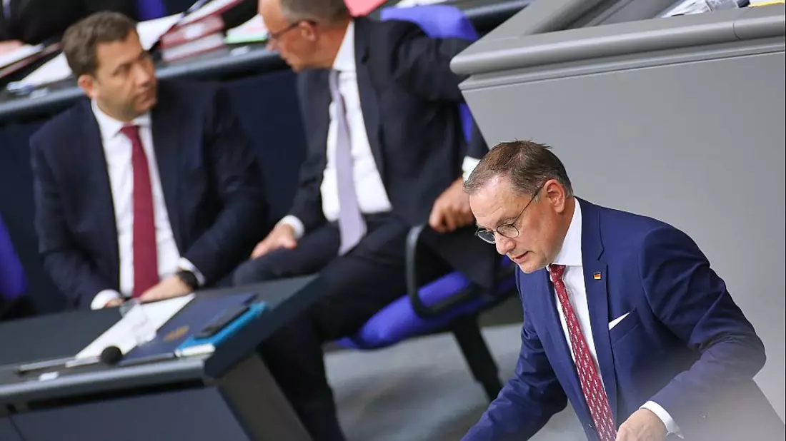Lars Klingbeil, Friedrich Merz, Tino Chrupalla (Archiv) - Bild: über dts Nachrichtenagentur