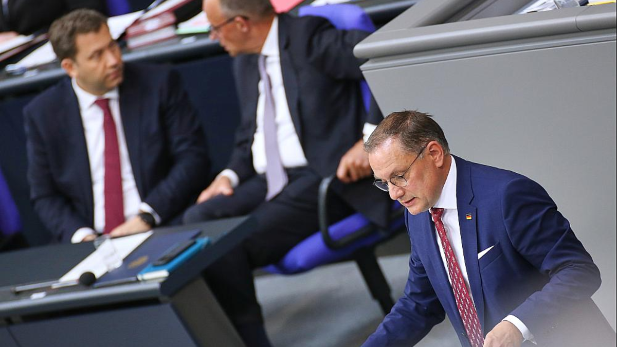 Lars Klingbeil, Friedrich Merz, Tino Chrupalla (Archiv) - Foto: über dts Nachrichtenagentur