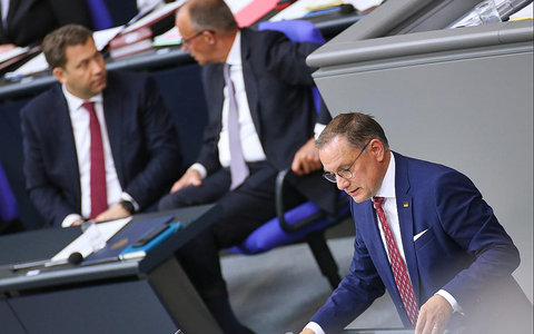 Lars Klingbeil, Friedrich Merz, Tino Chrupalla (Archiv) - Foto: über dts Nachrichtenagentur