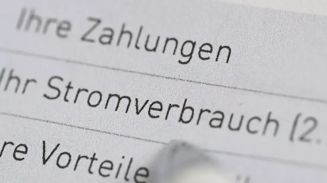 Ist genug Geld da, um die Stromsteuer für alle zu senken? (Symbolbild) - Bild: Bernd Weißbrod/dpa