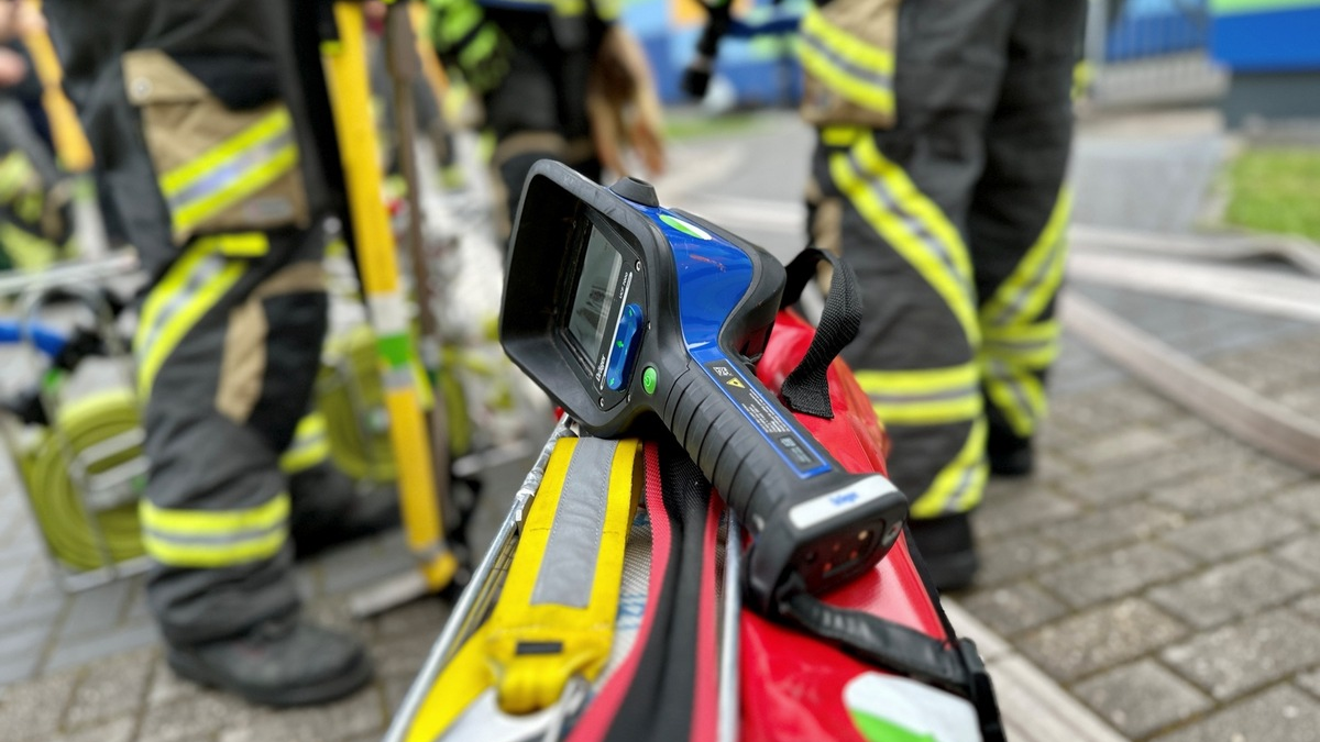 FW Hünxe: Heckenbrand schnell unter Kontrolle - Foto: presseportal.de