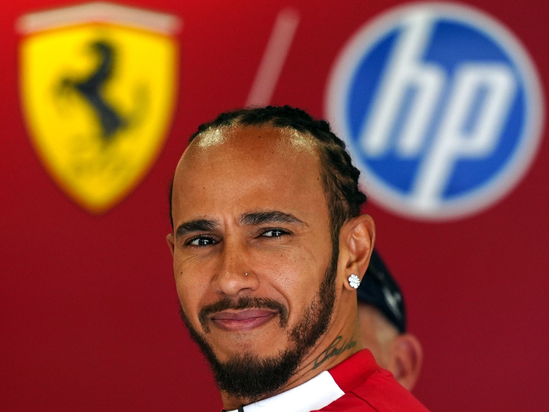 Lewis Hamilton gelang im Auftakttraining von Silverstone die schnellste Runde. - Foto: David Davies/PA Wire/dpa