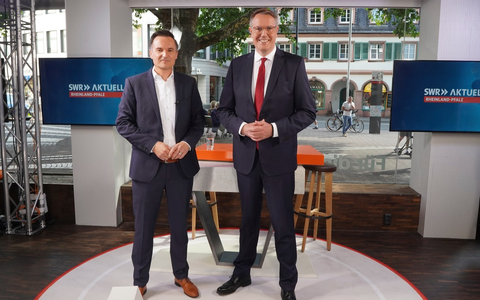 SWR Aktuell RP Sommerinterview mit Ministerpräsident Alexander Schweitzer (SPD) - Foto: presseportal.de SWR Aktuell RP Sommerinterview mit Ministerpräsident Alexander Schweitzer (SPD) - Foto: presseportal.de