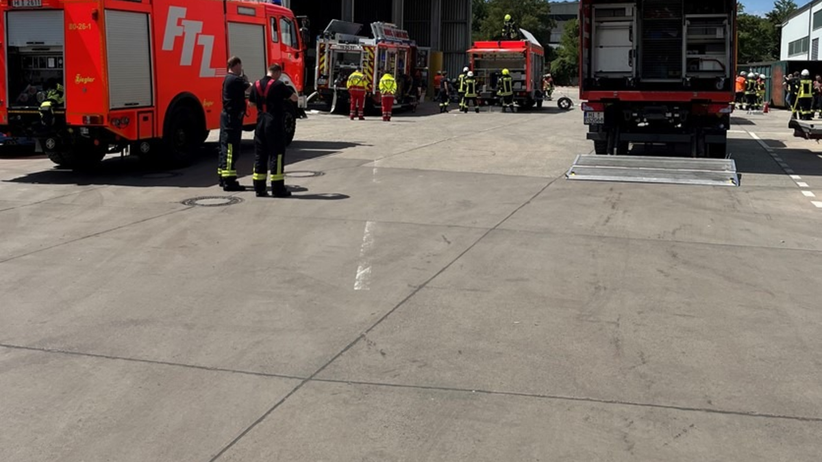 POL-HI: Gefahrguteinsatz auf dem Gelände des Wertstoffhofes der ZAH in Heinde - Foto: presseportal.de