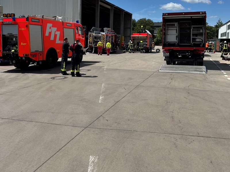 POL-HI: Gefahrguteinsatz auf dem Gelände des Wertstoffhofes der ZAH in Heinde - Foto: presseportal.de
