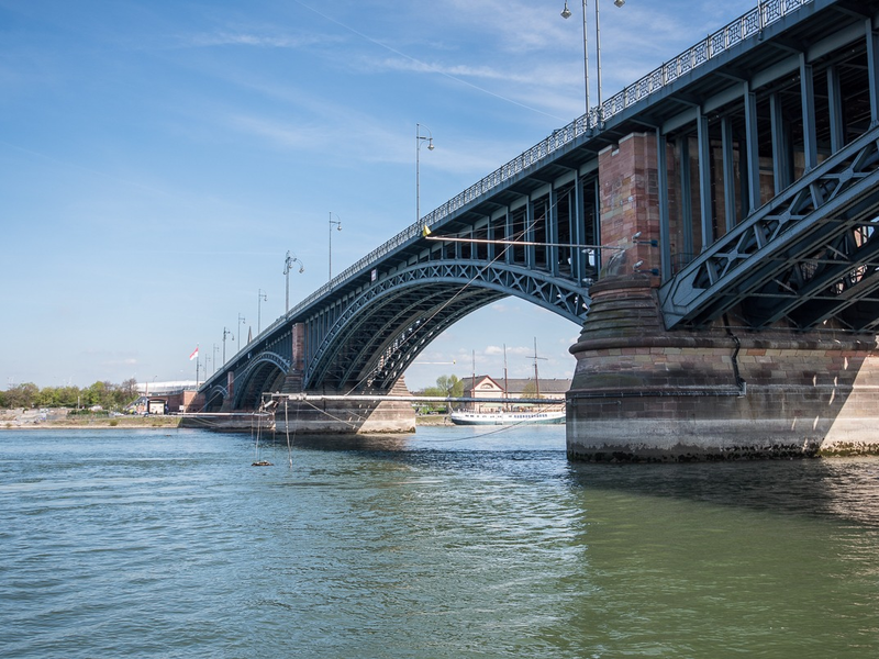 POL-HPE: Baden in Flüssen: Erfrischung mit Risiko - Wasserschutzpolizei warnt vor unterschätzten Gefahren - Foto: presseportal.de