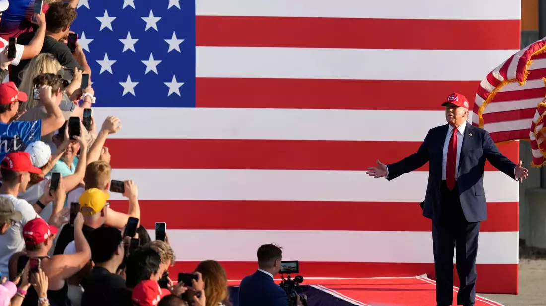 Trump hat innenpolitisch einen wichtigen Erfolg erzielt.  - Bild: Charlie Neibergall/AP/dpa