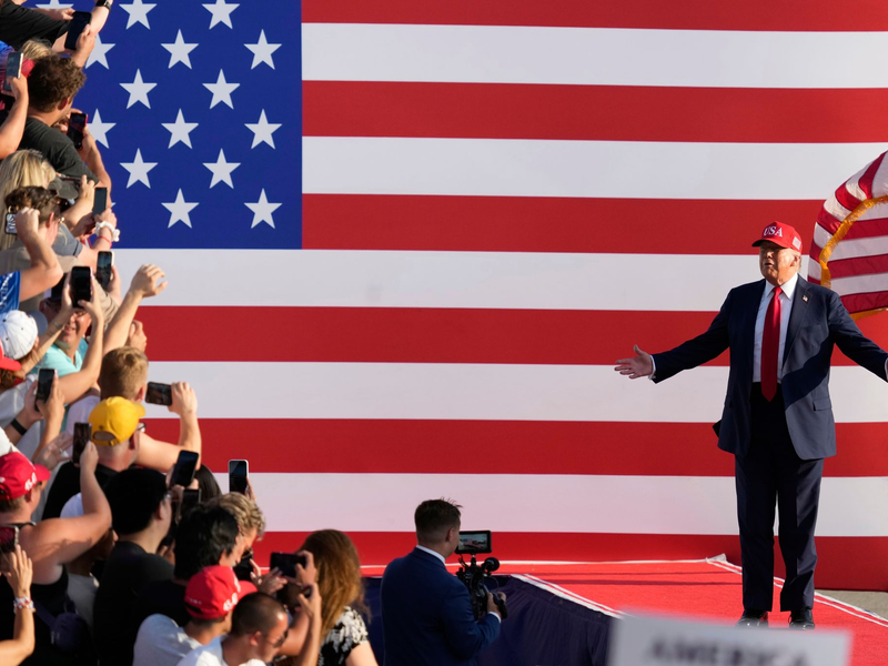 Trump hat innenpolitisch einen wichtigen Erfolg erzielt.  - Foto: Charlie Neibergall/AP/dpa