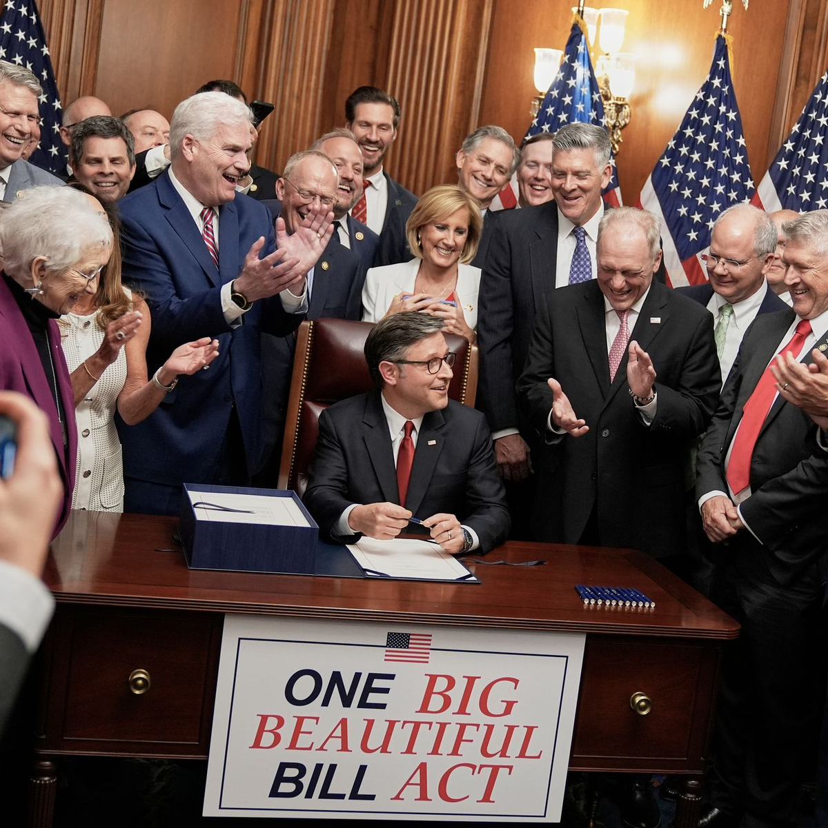 Die Republikaner feiern das neue Gesetz, - Foto: Mariam Zuhaib/AP/dpa