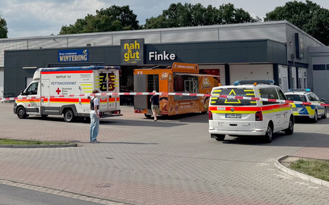 Im Stadtgebiet von Geeste lief nach der Gewalttat ein gröĂerer Polizeieinsatz. - Foto: Matthias BrĂŒning/TNN/dpa Im Stadtgebiet von Geeste lief nach der Gewalttat ein gröĂerer Polizeieinsatz. - Foto: Matthias BrĂŒning/TNN/dpa