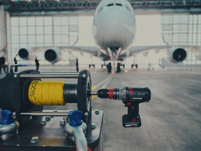 Weltrekord: Akku-Bohrschrauber von PARKSIDE zieht größtes Passagierflugzeug der Welt - Foto: presseportal.de