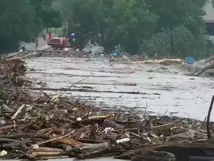 Die Polizeibehörde sprach von einem «katastrophalen Hochwasser». - Foto: -/KSAT/AP/dpa