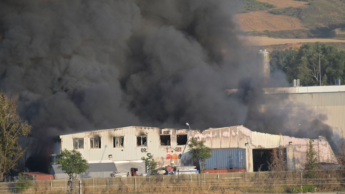 Die Ursache des Unglücks in der Batteriefabrik war zunächst unbekannt. - Foto: Rafael Martín/EUROPA PRESS/dpa