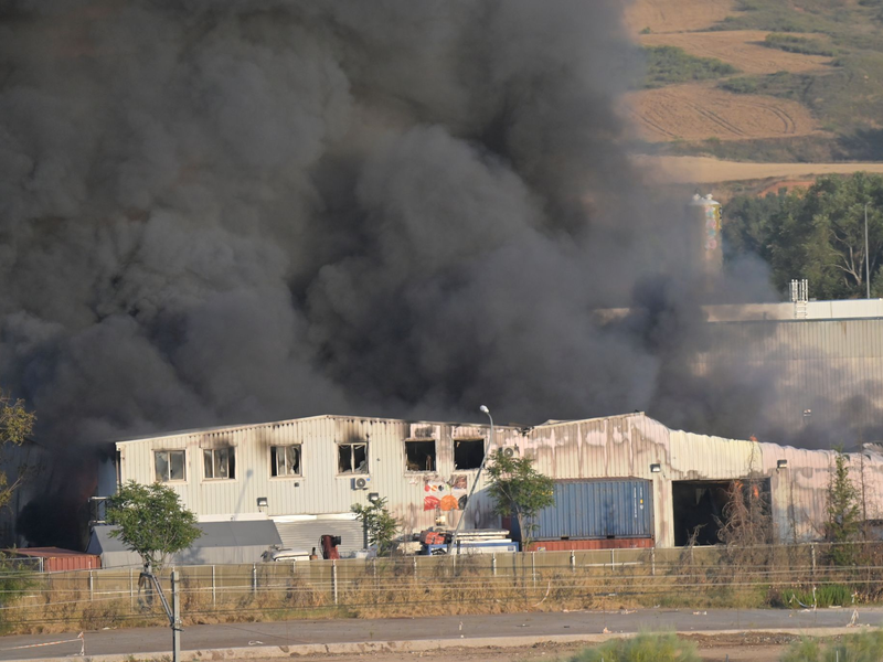Die Ursache des Unglücks in der Batteriefabrik war zunächst unbekannt. - Foto: Rafael Martín/EUROPA PRESS/dpa