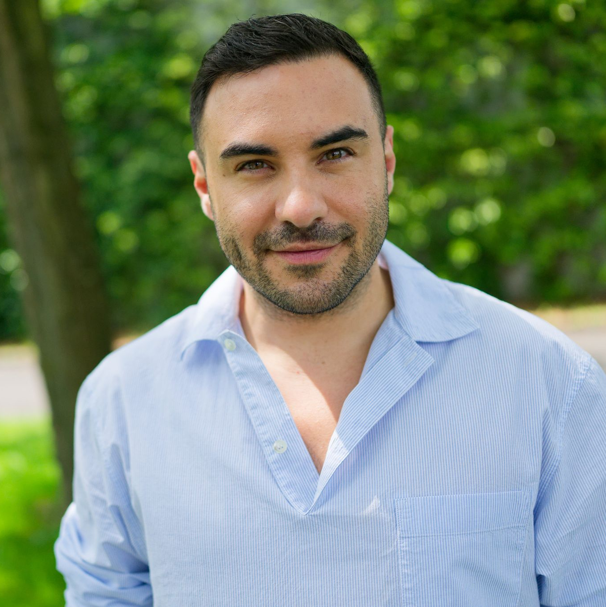 Schauspieler Lars Steinhöfel ist kein glühender Fußballfan. - Foto: Henning Kaiser/dpa