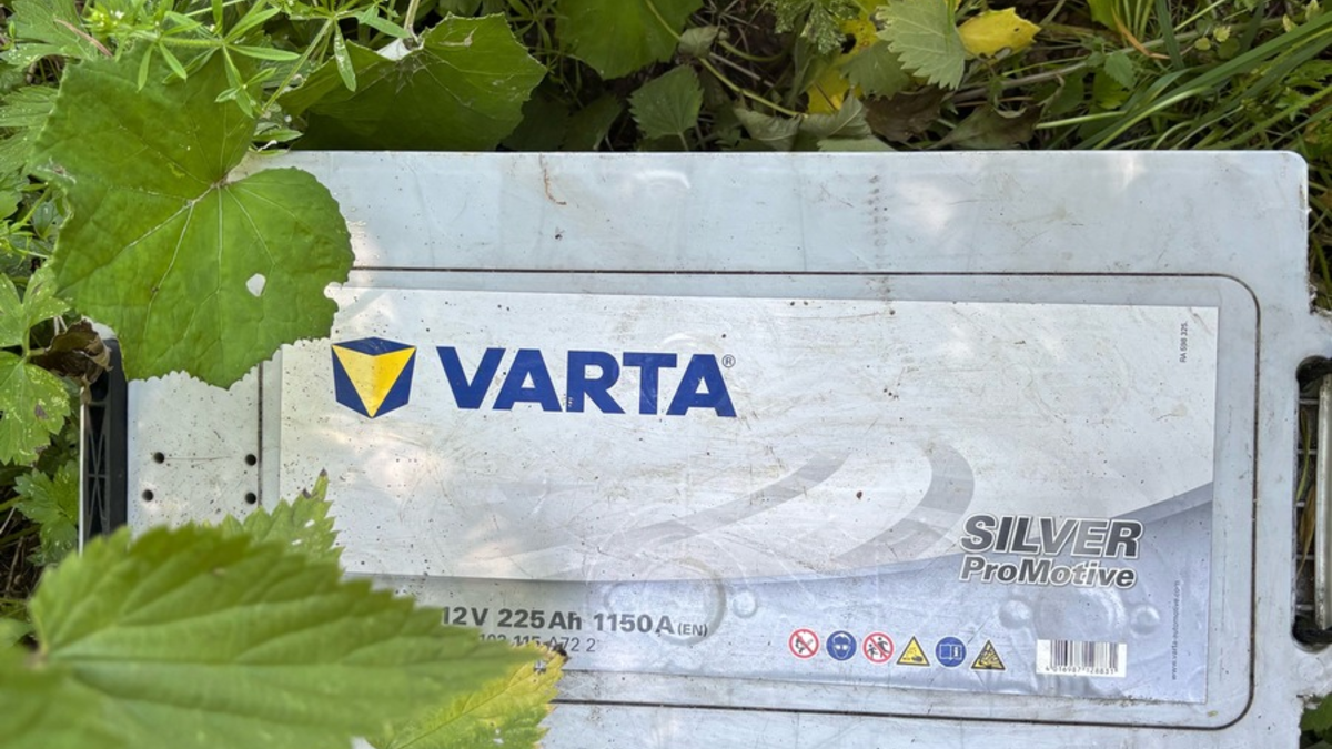 POL-PDWIL: Entsorgung einer LKW-Batterie an einem Parkplatz zwischen Dockweiler und Daun-Waldkönigen - Foto: presseportal.de