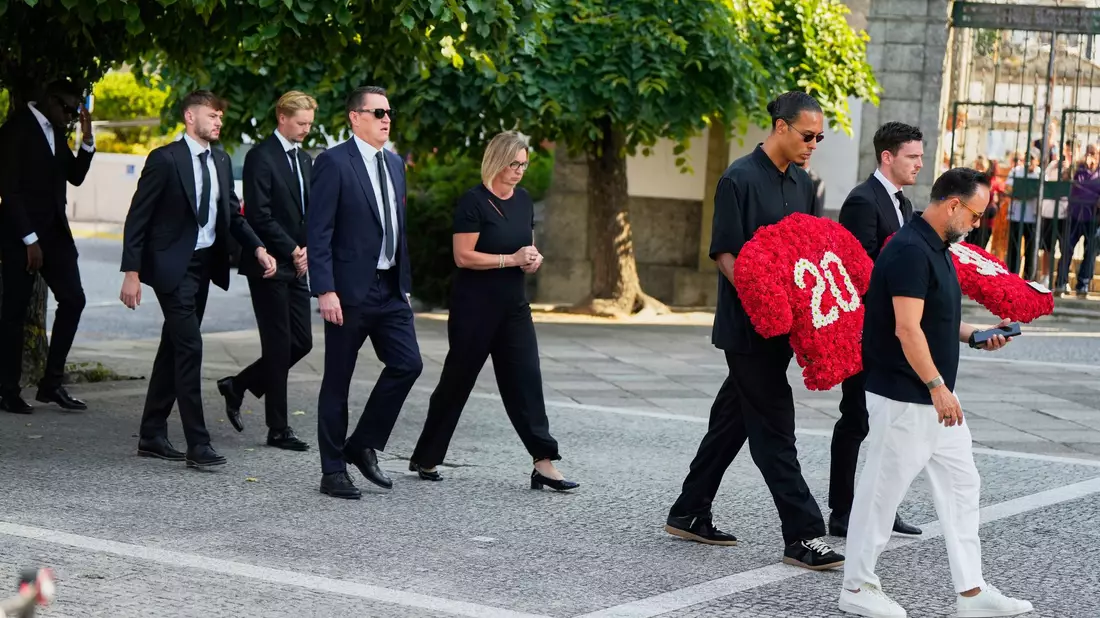 Die Brüder wurden in ihrem Heimatort Gondomar beigesetzt. (Archivfoto) - Bild: Manu Fernandez/AP/dpa