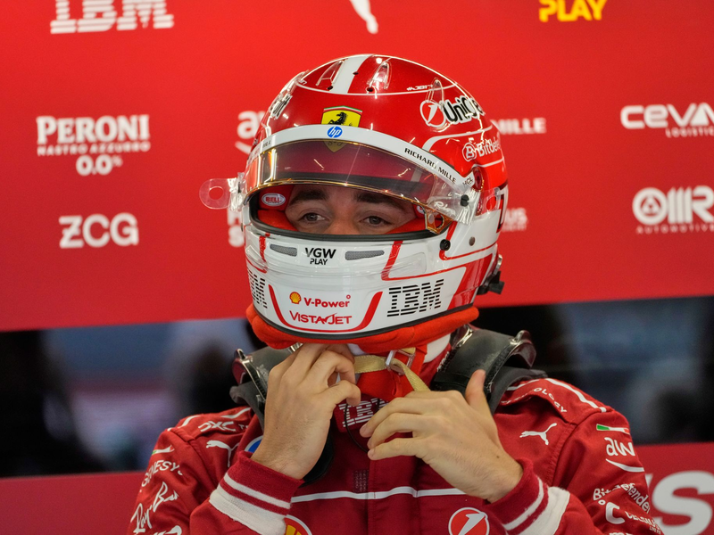 Schnellster im Abschlusstraining von Silverstone: Ferrari-Fahrer Charles Leclerc. - Foto: Darko Bandic/AP/dpa